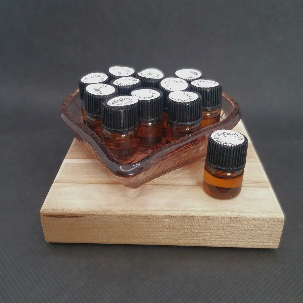 Four Pack Mini Essential Oil Bottle Purse Size 1ml Aromatherapy Diffuser Jewelry